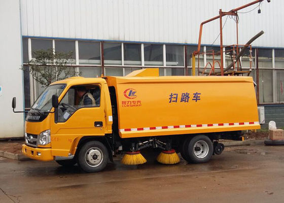 Right Hand Drive Mini Road Sweeper Truck , 2.5CBM Road Cleaning Truck