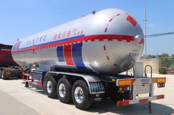 Lightweight Design Fuel Transport Trucks , 30T 62000 Liters Propane Tank Truck Vehicle