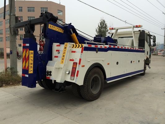 Medium Duty Intergrated Emergency Tow Truck , 8 Tons Custom Wrecker Trucks With Crane