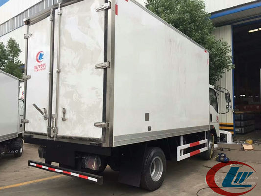 LHD RHD Howo 4X2 Refrigerated Box Truck , 4t Frozen Meat Delivery Trucks