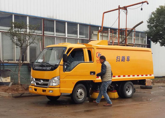 Right Hand Drive Mini Road Sweeper Truck , 2.5CBM Road Cleaning Truck
