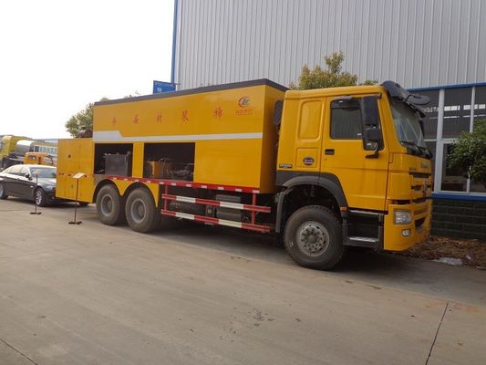 HOWO Road Construction Bitumen Tank And Gravel Synchronous Slurry Seal Chip Sealer Truck