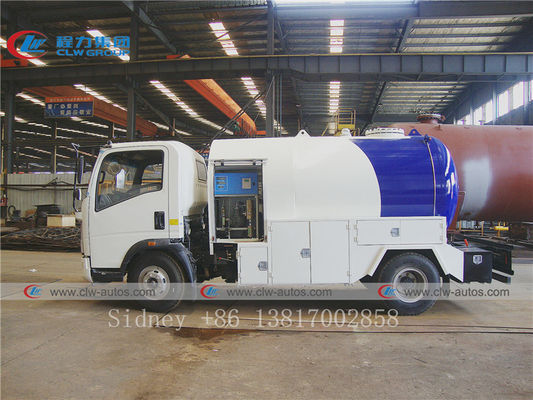 5000 Liters Sinotuck HOWO 4x2 LPG Bobtail Tanker Truck With Dispenser