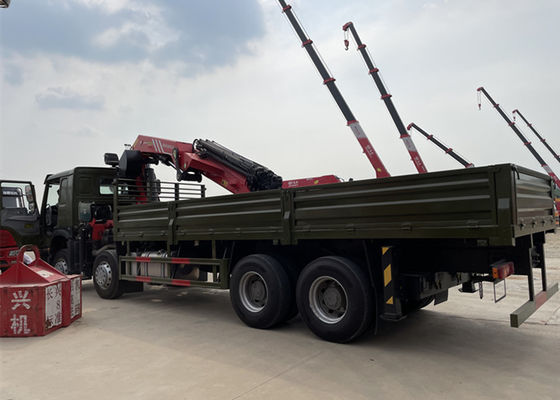 Sinotruk HOWO 8x4 12 Wheeler 40T Cargo Lorry With XCMG Telescopic Knuckle Crane