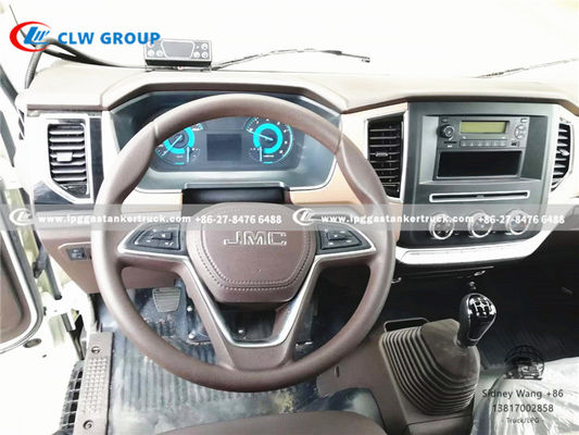 JMC 4X2 Small Refrigerated Van Truck For Drinks Delivery